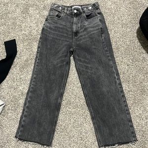 cropped 90s boyfriend jeans